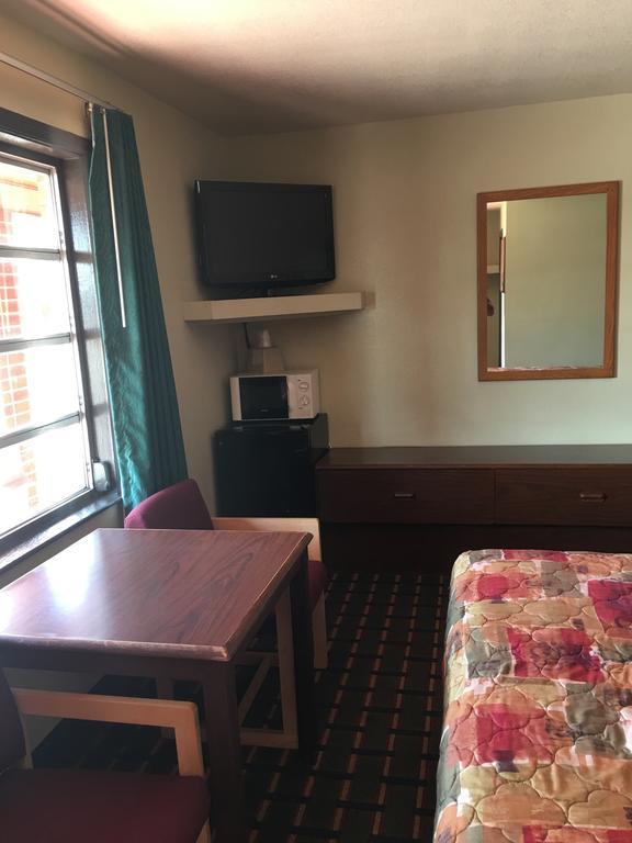 ماريانا Best Value Inn Motel Sandusky المظهر الخارجي الصورة