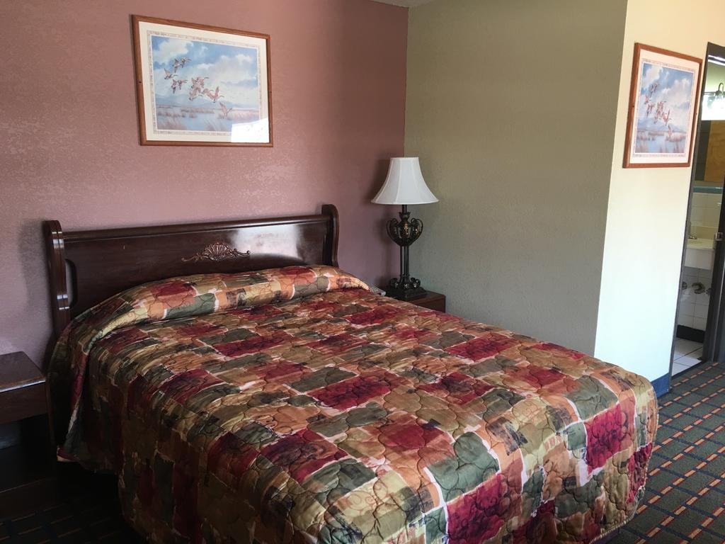 ماريانا Best Value Inn Motel Sandusky المظهر الخارجي الصورة