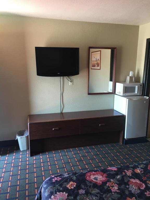 ماريانا Best Value Inn Motel Sandusky المظهر الخارجي الصورة