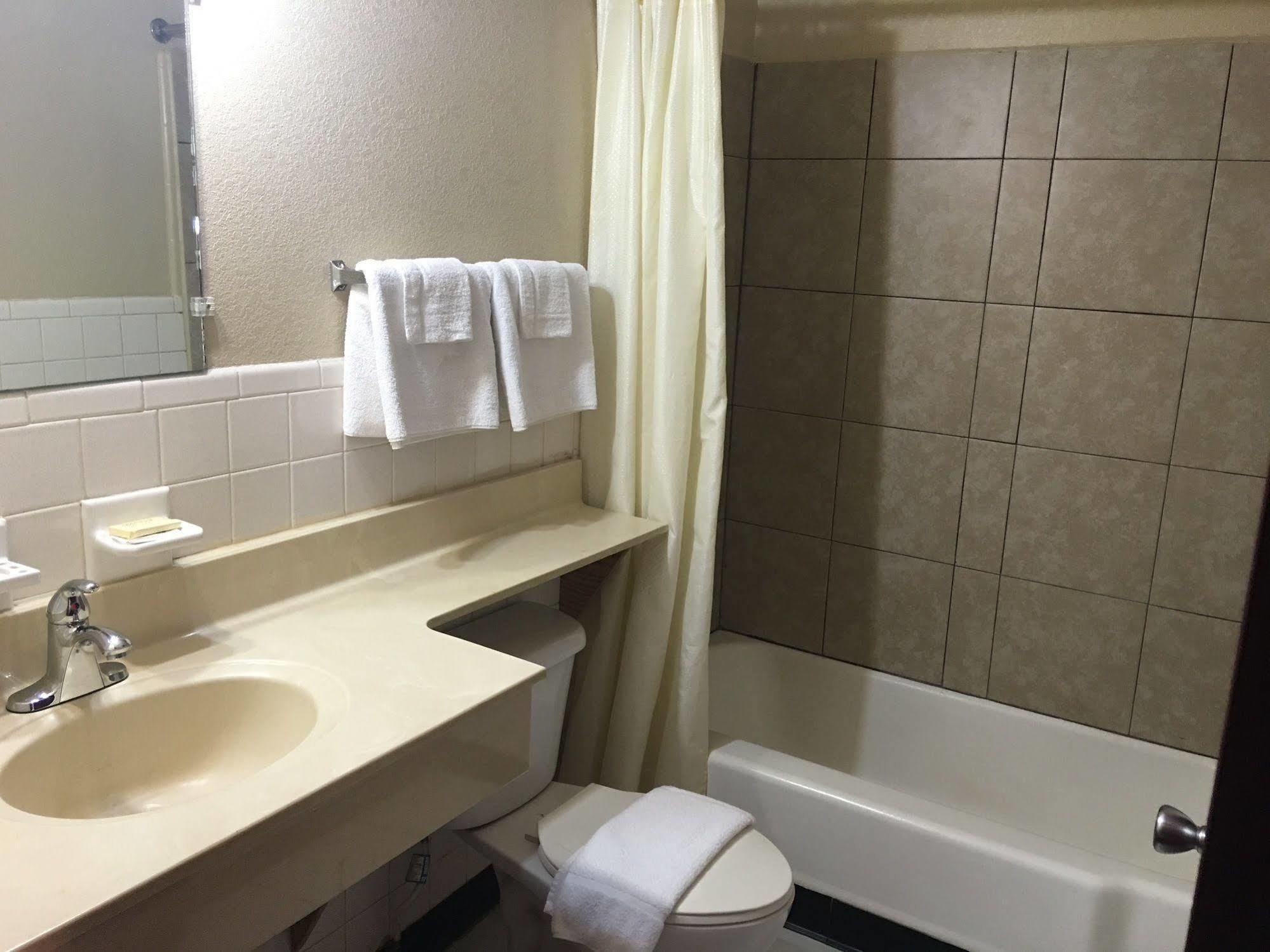 ماريانا Best Value Inn Motel Sandusky المظهر الخارجي الصورة
